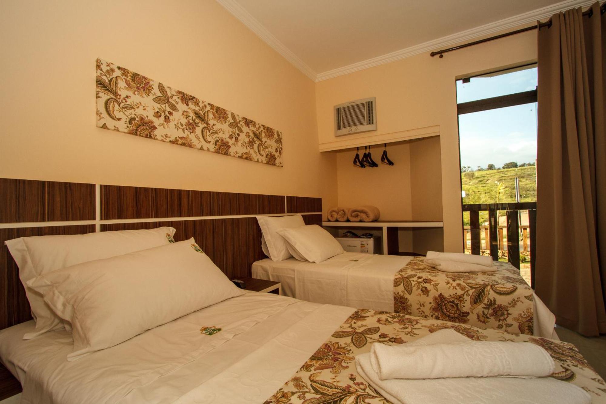 Luxury Triple Suite 3 Single Beds,1473607828:JPEG